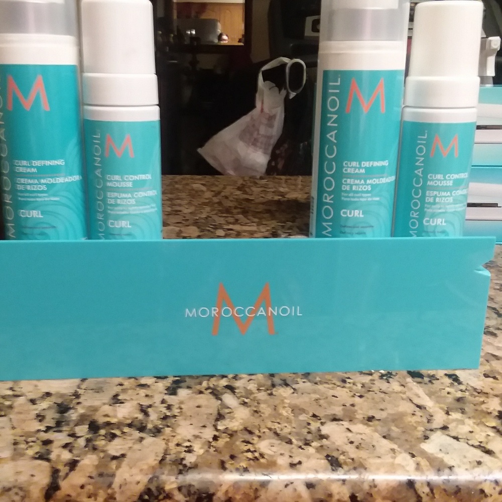 BNWT morrican oil curl set